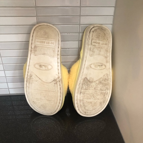 Ladies fuzzy duck slippers - Picture 7 of 7